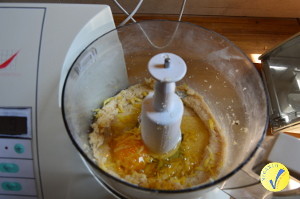 ingredienti nel mixer per la crostata