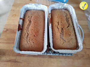 Plum cake nello stampo, cotti e pronti da mangiare